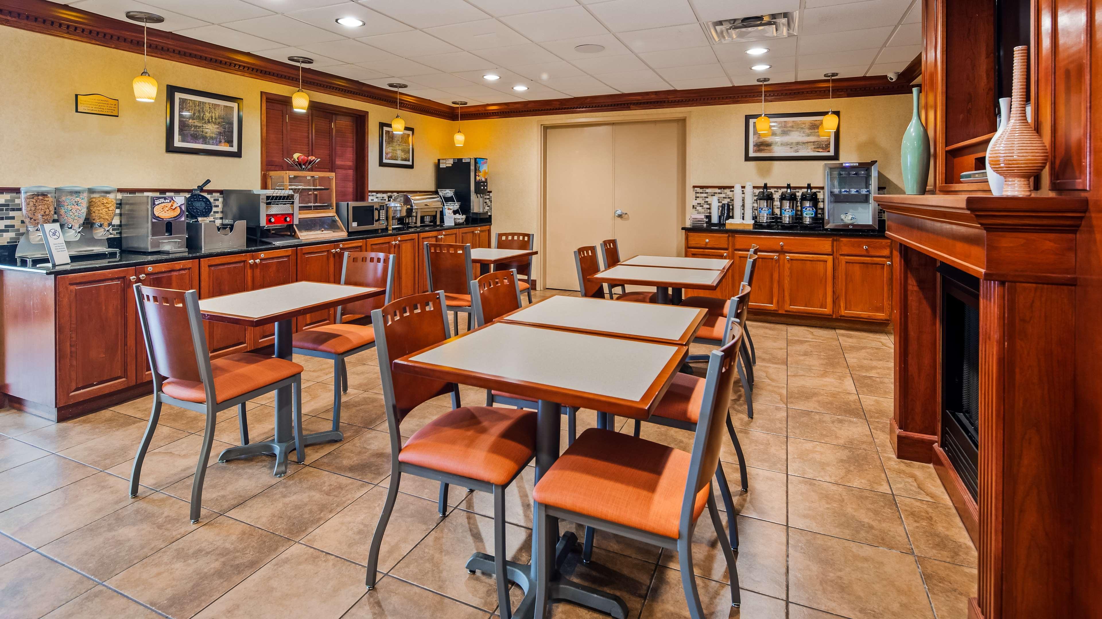 Best Western Plus Strawberry Inn & Suites Knoxville Ngoại thất bức ảnh
